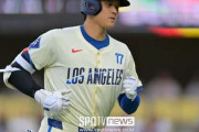 韓国人「ロバーツ監督の大谷絶賛『本当に最高の打者、投手もやるというのがすごい』」