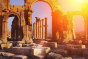 「発掘された古代ギリシャ競技場のビフォー＆アフターがすごい…」歴史のロマンを感じる写真