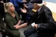 海外「『私はウクライナに住みたいんだ』、ロシア系お爺さんにプロパガンダ取材を試みるも失敗するロシア人」