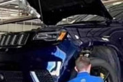 【画像】お客様の大事なお車をメンテナンス　安全確認ヨシ！