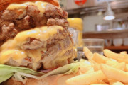 海外「これが日本のハンバーガーだけど、お前らはどう思う？」→コロナウイルスがなければ食べに行きたいわｗｗｗ