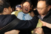 【野蛮】武漢帰国後の韓国人隔離指定場所を訪れた福祉部担当者、住民に髪つかまれ水差し投げられ大騒ぎ＝韓国の反応