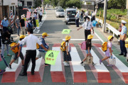 韓国人「日本で “信号機のない横断歩道を渡る方法” に称賛が集まってる件」「韓国は○○が違うのでダメですw」
