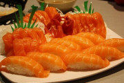 海外「自分もこんな感じだったよ」生まれて初めて寿司を食べた男の子のリアクションを見た海外の反応