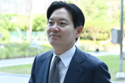 韓国人「『妄想だ』と一蹴した検事に国民激怒」イ・ファヨン元副知事の『酒宴証言』を巡る攻防が話題に