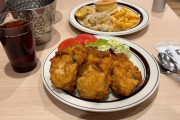 海外「アメリカよりいい！」日本のクリスマスの定番？ケンタッキー、食べ放題店での食事の様子に注目
