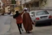 海外「イランでは宗教家の帽子を取ってからかうのが流行っているようだが」