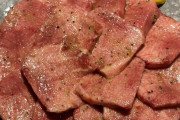 韓国人「焼くだけでここまで美味しそうに見せるのか…日本の焼肉文化の奥深さに圧倒された」