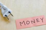 外国人「日本で電気代が4万円を超えた！助けて！」（海外の反応）