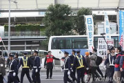 韓国人「日本人は陰湿だな‥」日本の極右が“贈り物テロ”！テレビで日韓関係を発言した教授に「代引き」で大量の商品を送り付ける嫌がらせ　韓国の反応