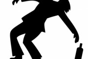 「このバーでは、泥酔客を追い出すときに違反チケットを切る…」ユニークな内容
