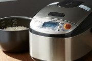 外国人「本格的な炊飯器を買ってみたがマジで良いなこれ」