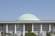 韓国人「ゼレンスキーの韓国国会演説、参加者約50人、スタンディングオベーションもなし」→「国会のレベルは日本がはるかに高いようだ」「本当に恥ずかしすぎる・・・」
