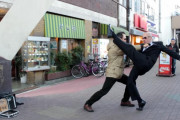 海外で人気急上昇中の動画「かっこいいポーズ請負人」に対する海外の反応。
