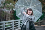 日本人「台風の時の友人が天然すぎて癒された」→想像してワロタｗｗｗ【タイ人の反応】