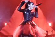 YOASOBIの群青のIkuraとSu-METALデュエットver. + サバトンの打ち上げ写真からすぅを探せ　【海外の反応】