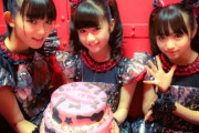YUIMETALのうなじに触ってる男がなんかむかつく　【海外の反応】