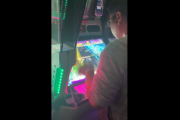 海外「日本人プレイヤーVS欧州人プレイヤー」日本人音ゲーマーの技術に外国人が驚愕ｗｗｗ