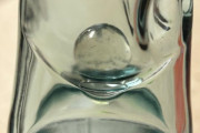 外国人「日本のラムネを飲んだけど、ビー玉はどうすれば取り出せる？」