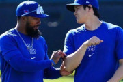 【海外の反応】大谷翔平が同僚にスペイン語を教わる「山本が可愛すぎたろ」
