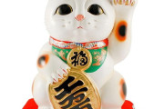 フランス人「観光客しか買ってない名物やお土産ってある？」日本「招き猫」