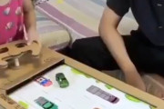 海外「最高！」パパが娘のために段ボールで作ったゲームがめちゃくちゃ面白そうな件ｗｗｗ　海外の反応