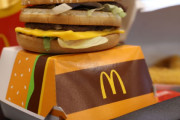 【海外】「マクドナルドに現れた謎の善人！全ての客の食事代を支払う驚きの光景」