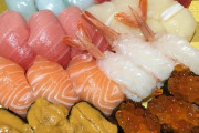 外国人「見よ、これが東京のスーパーで売ってる寿司のレベルだ」