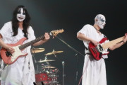 BABYMETALの神バンドがどんどん隠されていってる！　【海外の反応】