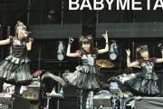 【海外】BABYMETAL「Rock in Japan 2016」の『メギツネ』コール&レスポンス