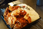 【海外の反応】「日本のこの弁当がアメリカにも必要だ」日本のメガ盛り弁当！