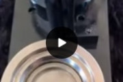 よく見かけるキャラクター「缶バッジの作り方」が海外で公開される　海外の反応