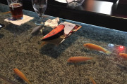 海外「完全に魚を虐待している、非人道的すぎるよ！」アメリカのとある水槽バーが話題に
