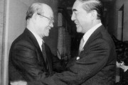 韓国人「全斗煥が日本を訪れた時の映像を見てみよう」→「文在寅と比較される」