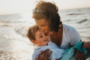 日本のシングルマザーは幸せなの？「シンママはどこの国でも大変だよ…」「一番大変なのは子供」海外の反応