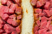 韓国人「日本でとある肉パンが爆発的な人気！‥その売れる衝撃の理由がこちらです」→「外国人も虜に‥（ﾌﾞﾙﾌﾞﾙ」