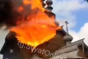 海外「16世紀に建てられたウクライナ最大の木造教会がロシア軍に燃やされたようだ」