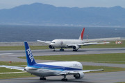 海外「ぶっ壊れた飛行機のエンジン、日本でも運航停止に」→飛行機乗りたくない症候群が更に悪化したよ