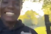 海外「ロンドン、お婆さんの犬を盗む動画を投稿する少年」
