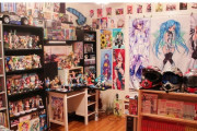 外国人「オタクって孫が出来たらこの部屋どう説明するの？」