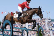 【海外の反応】日本の馬術メダリスト、愛馬の顔面にメダルをかける「これはキュート」【パリ五輪】