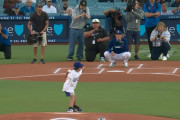【海外の反応】山本由伸と9歳の少年の始球式が話題に【MLB】