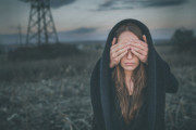 感動…盲目の姉妹が初めて見る世界「包帯が取れた時の笑顔に涙が出そうになりました」「貧乏であると同時に盲目であることを想像してみてください」海外の反応