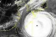 【悲報】韓国人「これから発生する台風１１号、１２号も朝鮮半島を垂直北上して直撃する可能性‥」　韓国の反応