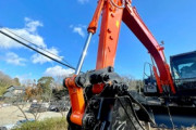 信号無視してショベルカーが突入した先は…「昔からその運転スタイルを貫いてきたんだろうな」「ドライバーの責任がいかに重要か」海外の反応
