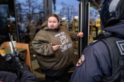 マクドナルド営業継続を訴えるロシア人、お前らの想像の20倍くらいマック好きそう