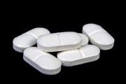 質問者「うっかり夫が頭痛薬を飲みこんでしまった、どうすればいい？」→無茶だけど納得のいく回答