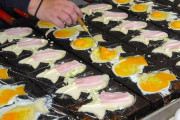 【京都】伏見稲荷で食べ歩き！ 海外の反応