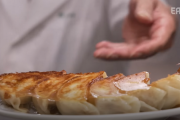 海外「日本に餃子を食べに行きたい！」日本の餃子の名店「餃子の店おけ以」を紹介した動画を見た海外の反応