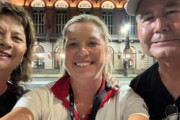 【海外】試合中に財布を失くしたイーグルスファン、親切な strangers が感動のサポートで返却！